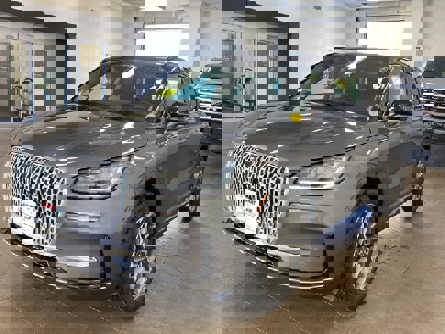 New 2025 Lincoln Corsair AWD w/ Equipment Group 101A image 4