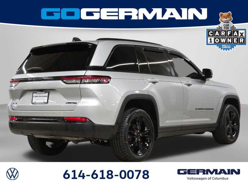Used 2024 Jeep Grand Cherokee Limited w/ Black Appearance Package AWD/4WD image 9