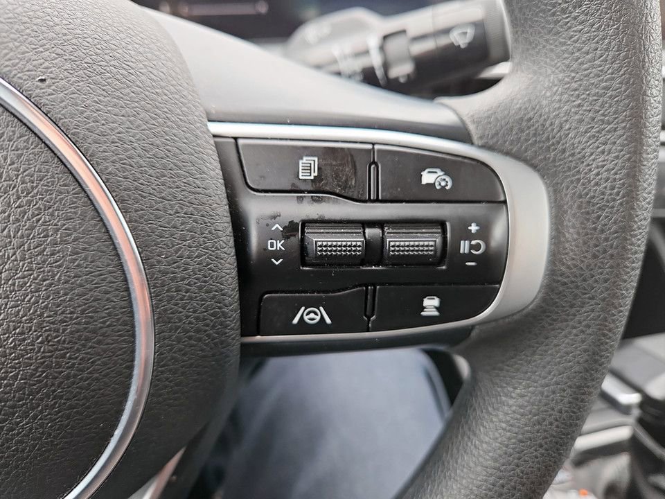 Used 2025 Kia K5 LXS image 15