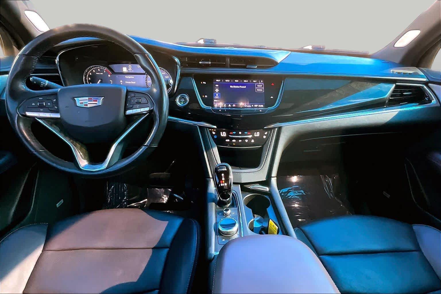 Used 2023 Cadillac XT6 Premium Luxury FWD image 16