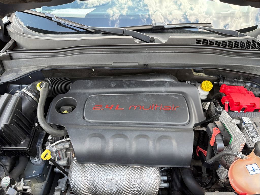 Used 2020 Jeep Renegade Latitude w/ Popular Equipment Group FWD image 12
