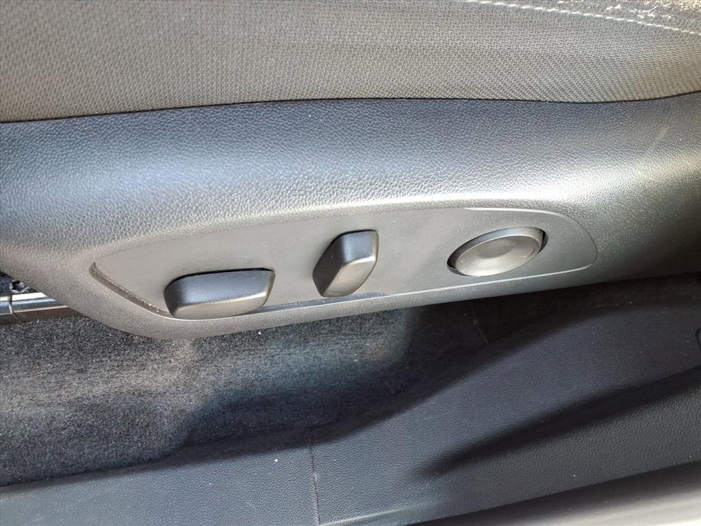 Used 2025 GMC Acadia Elevation image 11