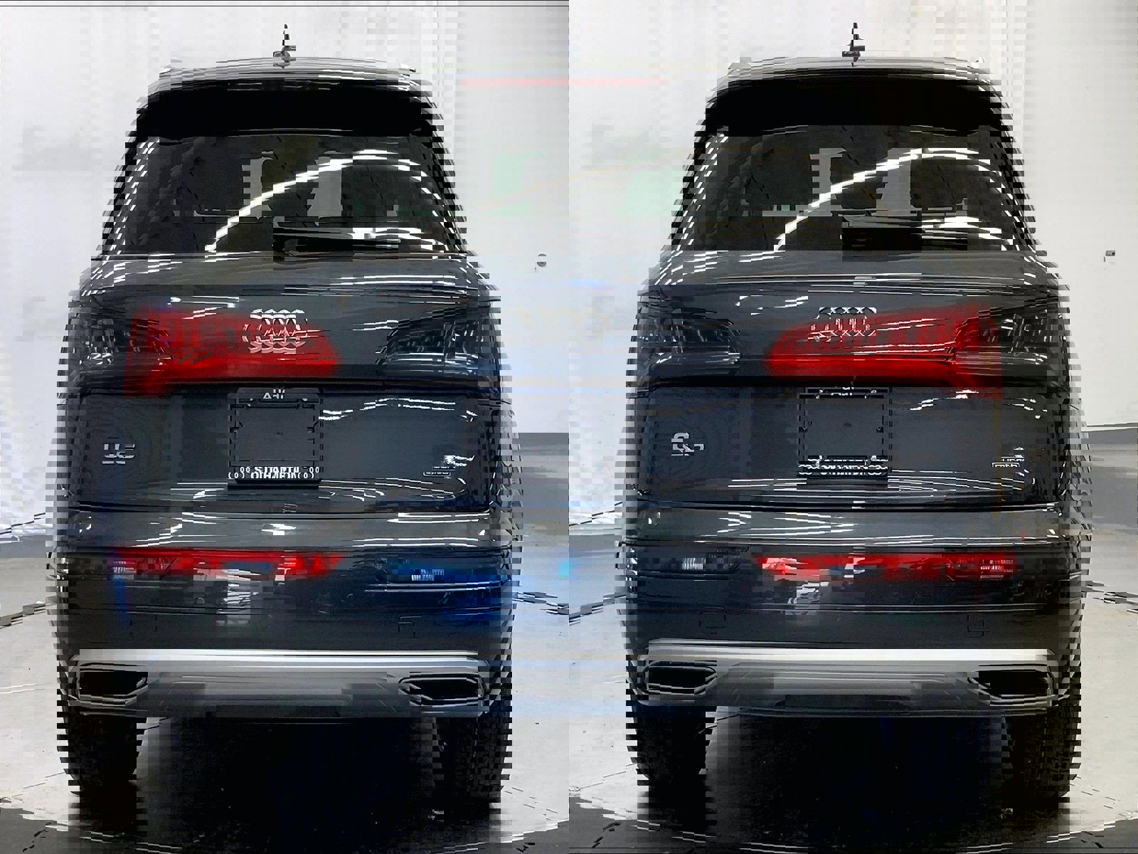 Used 2019 Audi Q5 2.0T Premium Plus w/ Premium Plus Package image 3