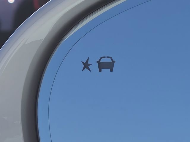 Used 2020 Buick Envision Essence image 11