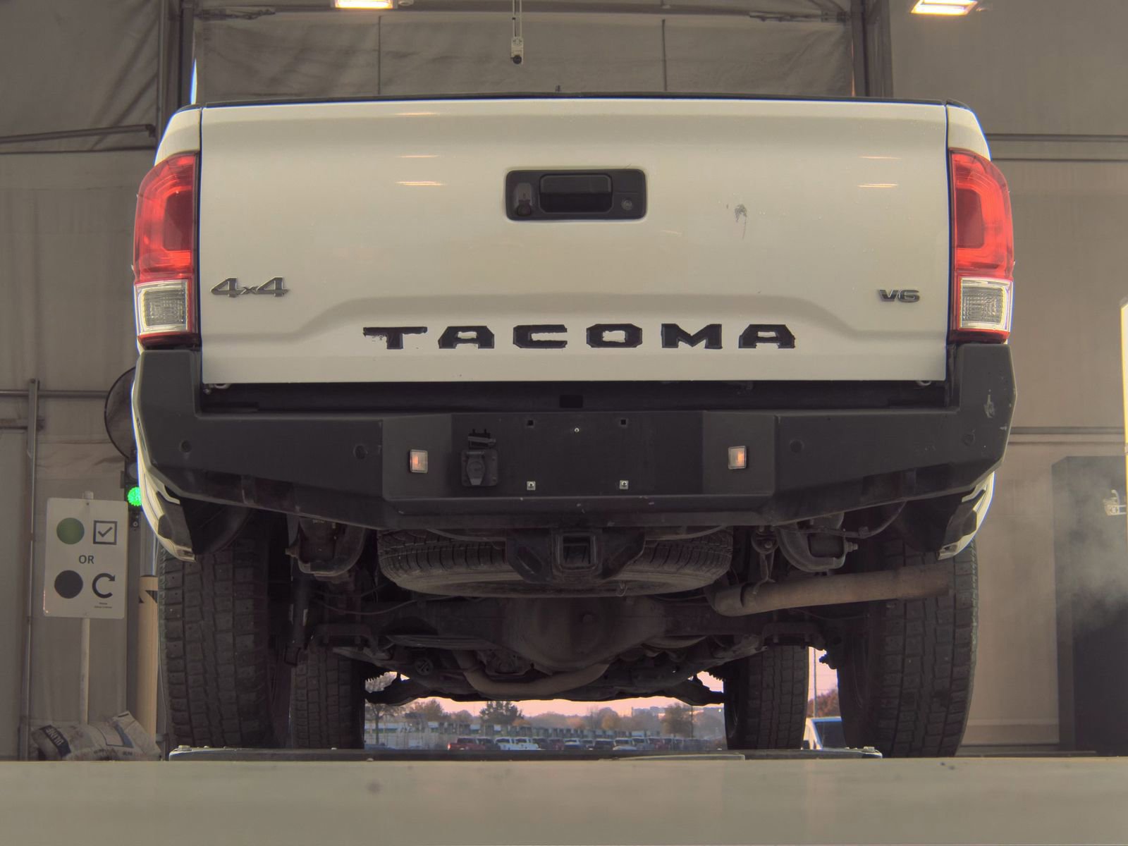 Used 2017 Toyota Tacoma SR5 image 7