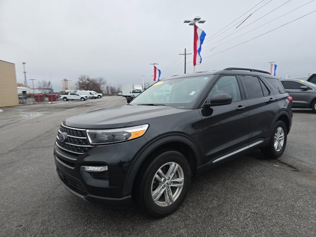 Used 2023 Ford Explorer XLT w/ Equipment Group 202A image 9