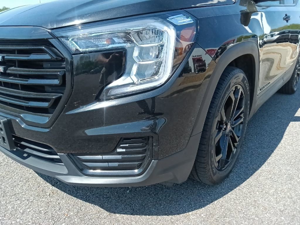 Used 2022 GMC Terrain SLE w/ Elevation Edition FWD image 9