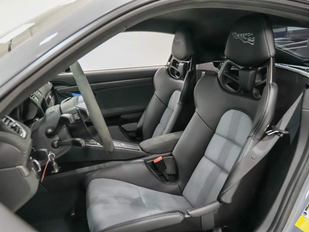 Certified 2025 Porsche 718 Cayman GT4 RS image 5