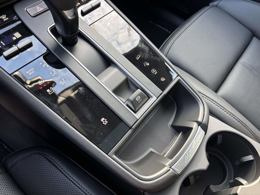 New 2026 Porsche Macan image 33