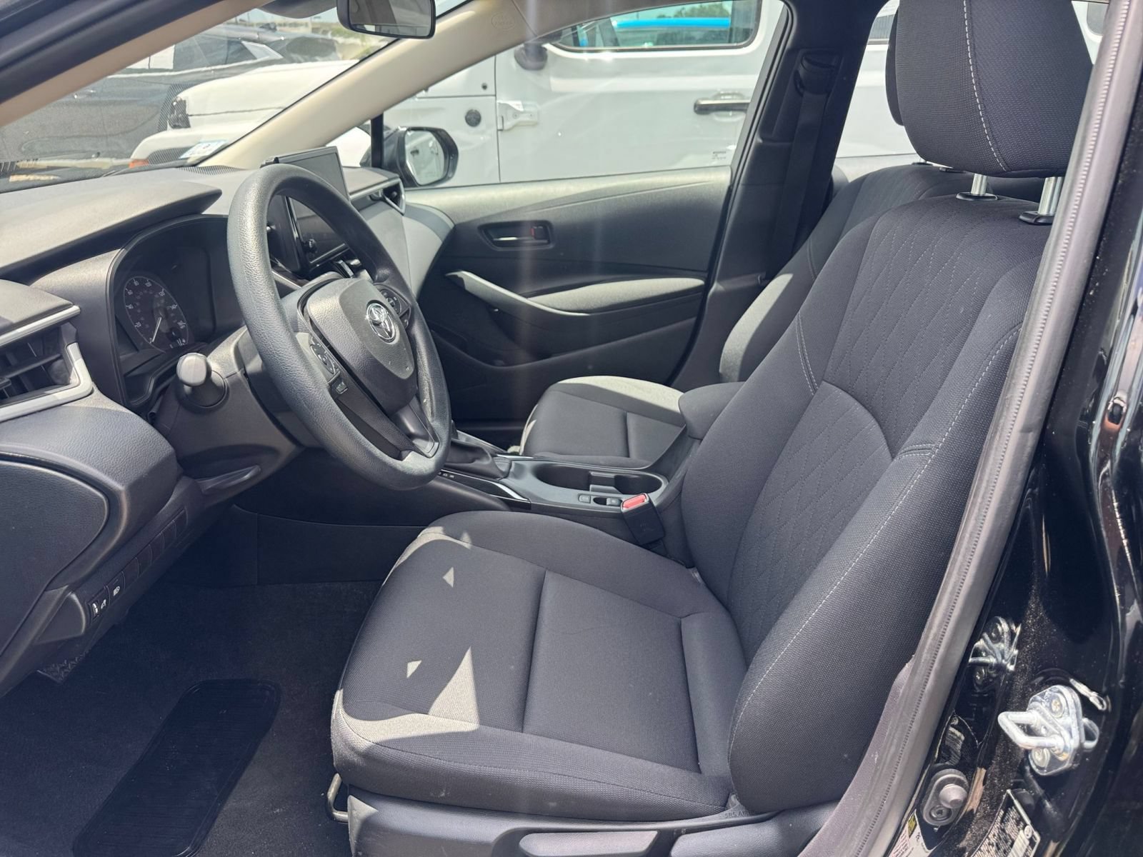 Used 2025 Toyota Corolla LE FWD image 26