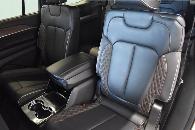 Used 2022 Jeep Grand Cherokee L Summit w/ Luxury Tech Group V AWD/4WD image 7