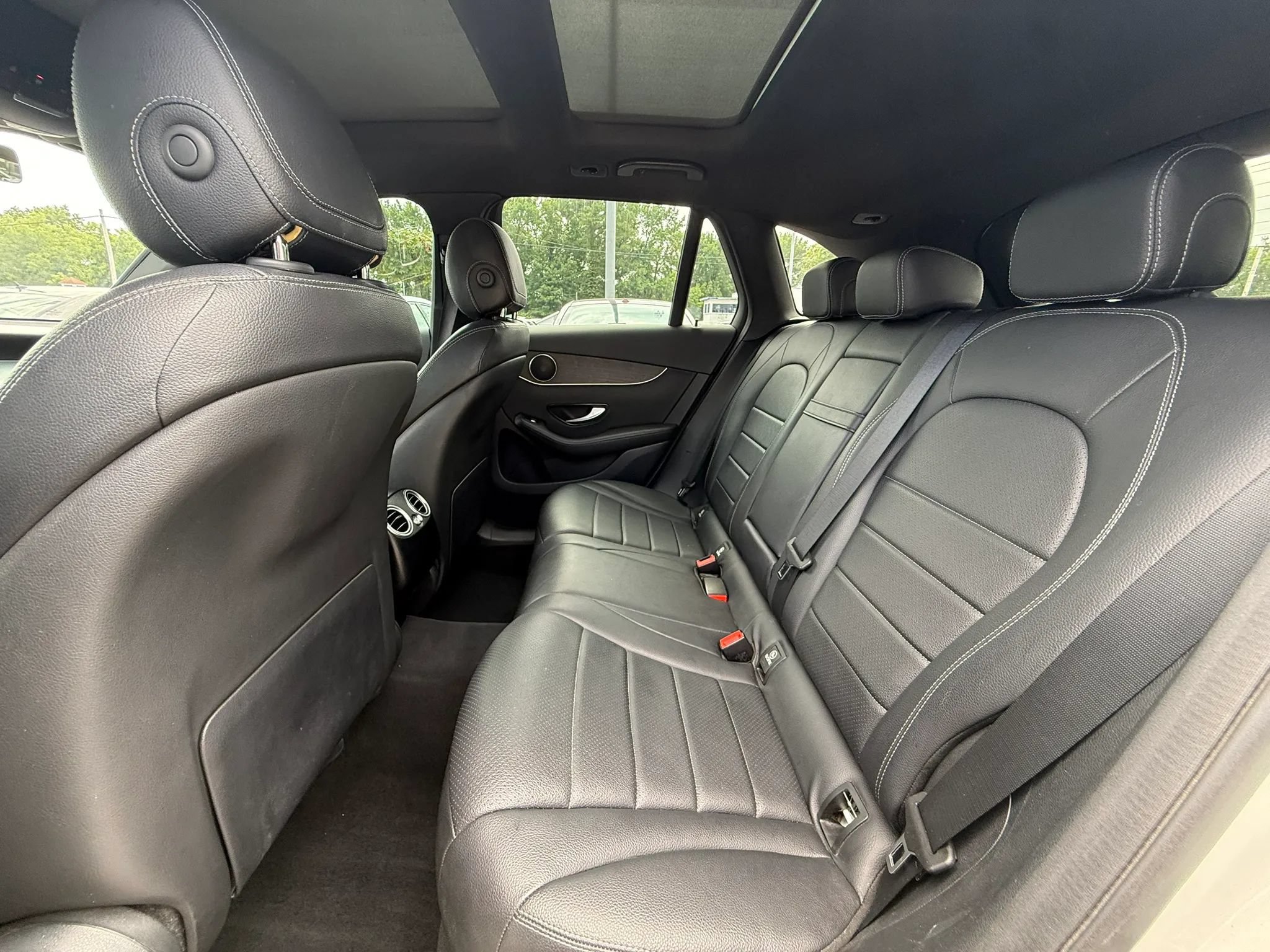 Used 2021 Mercedes-Benz GLC 300 4MATIC image 14