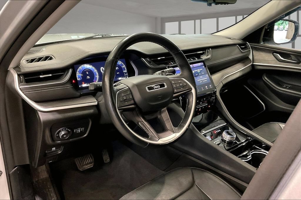 Used 2021 Jeep Grand Cherokee L Limited w/ Luxury Tech Group II AWD/4WD image 18