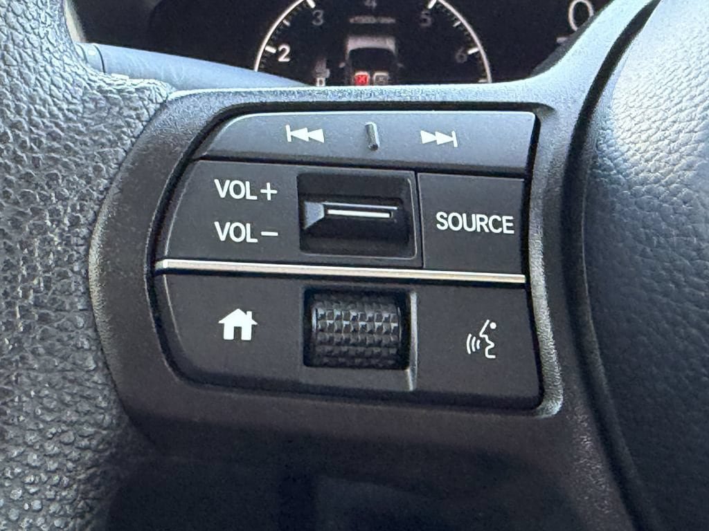 Used 2025 Honda HR-V LX image 29