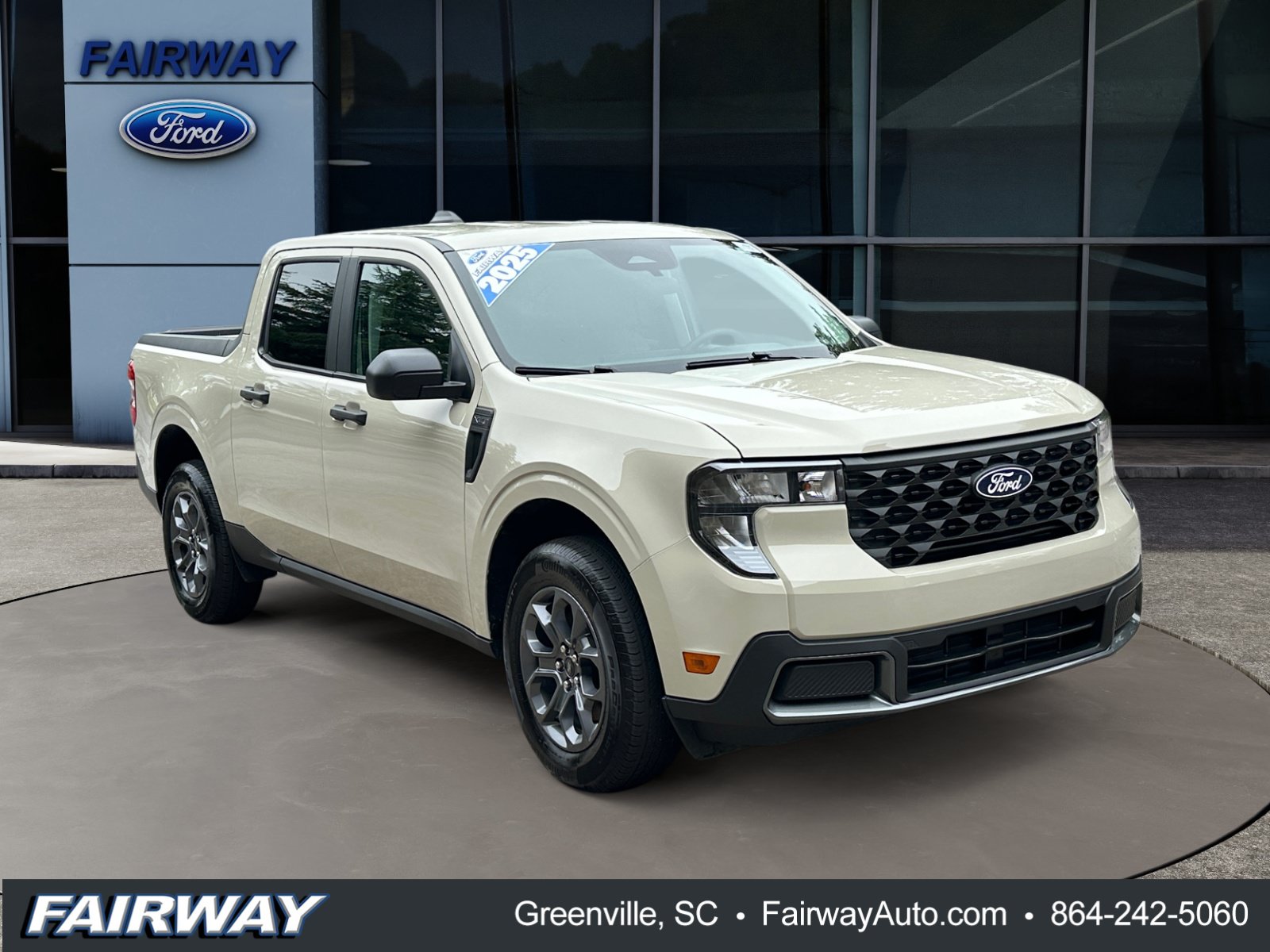 Used 2025 Ford Maverick XLT FWD image 3