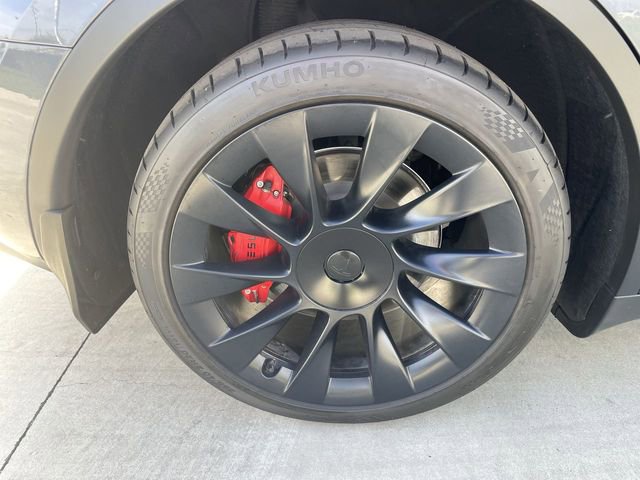Used 2023 Tesla Model Y Long Range image 34