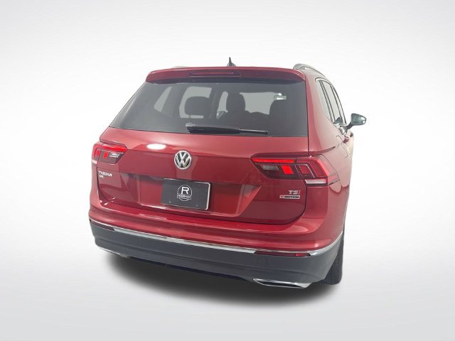 Used 2018 Volkswagen Tiguan SEL AWD/4WD image 35