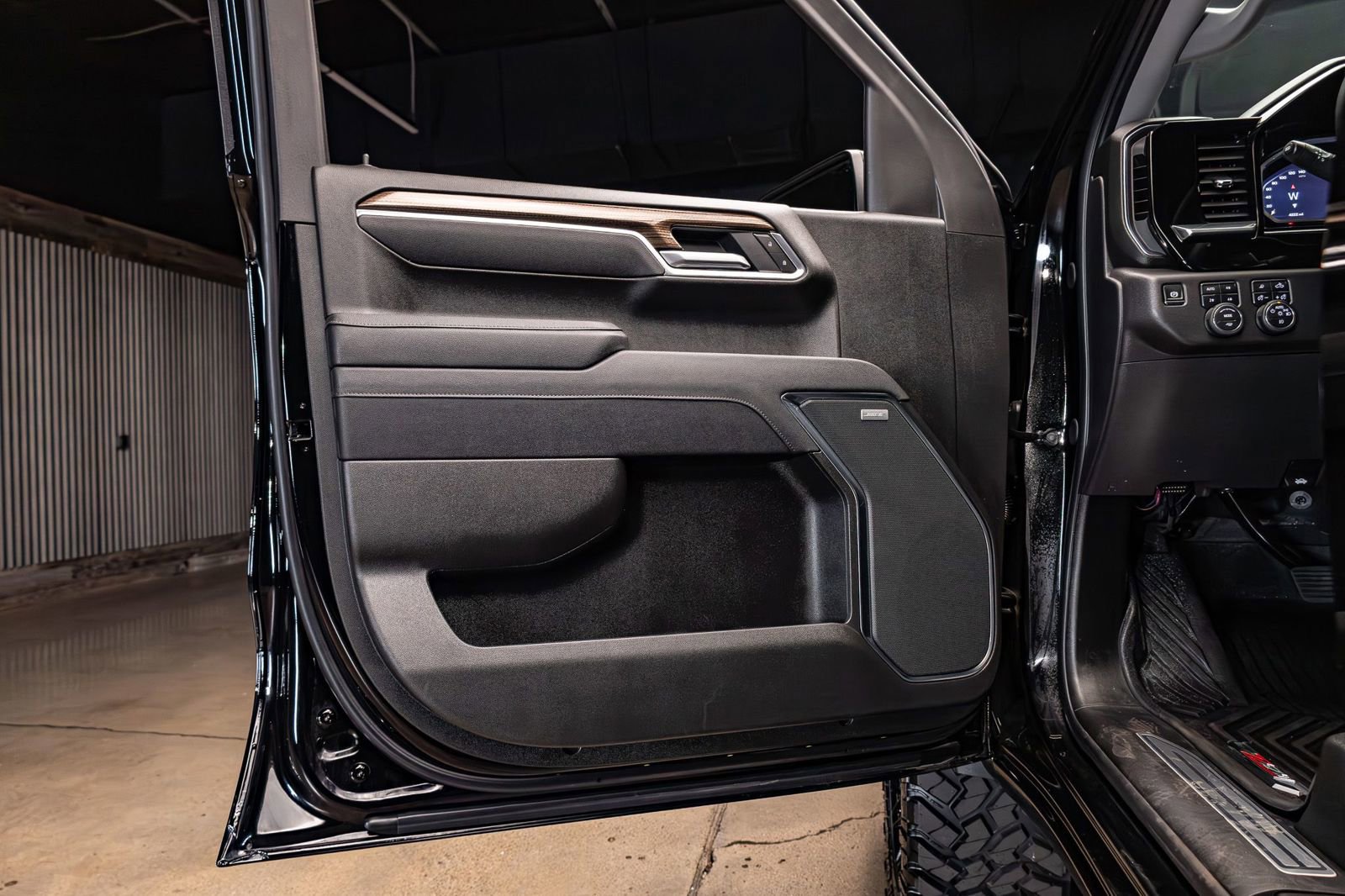 Used 2026 Chevrolet Silverado 1500 LT Trail Boss w/ Safety Package image 30