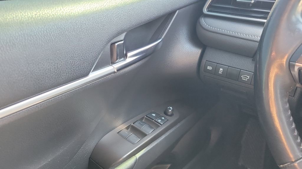 Certified 2022 Toyota Camry SE w/ Cold Weather Package AWD/4WD image 19