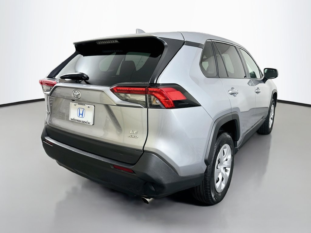 Used 2025 Toyota RAV4 LE AWD/4WD image 5