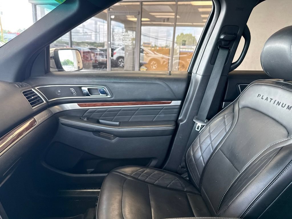 Used 2016 Ford Explorer Platinum AWD/4WD image 31