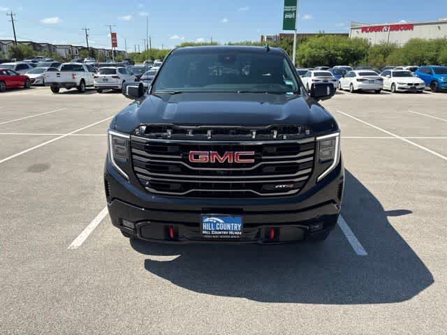 Used 2023 GMC Sierra 1500 AT4 w/ AT4 Premium Package AWD/4WD image 8
