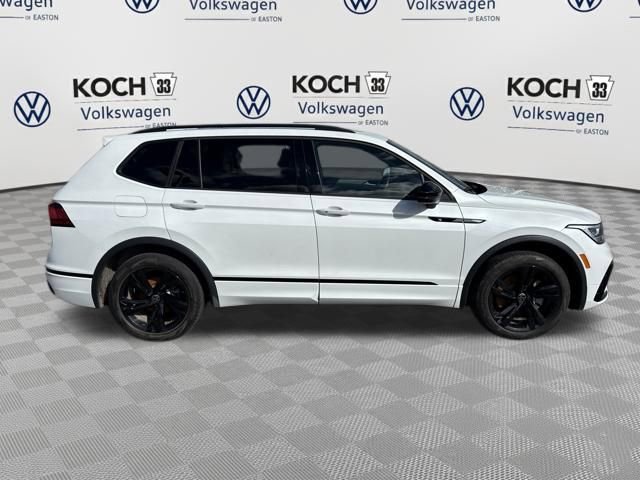 Used 2024 Volkswagen Tiguan SE R-Line image 9