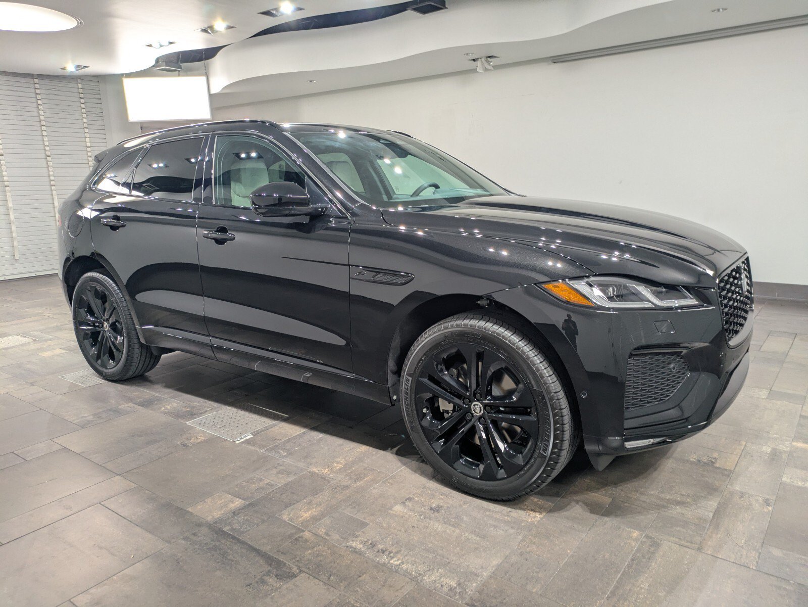 New 2026 Jaguar F-PACE R-Dynamic S AWD/4WD image 27