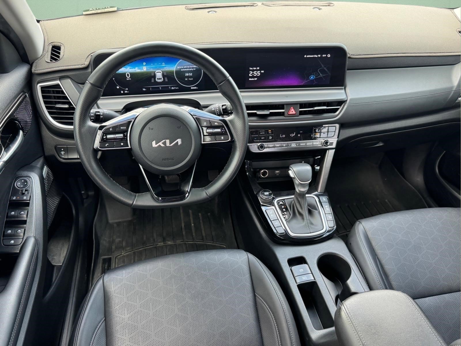 Used 2024 Kia Seltos SX w/ SX Sunroof Package AWD/4WD image 15