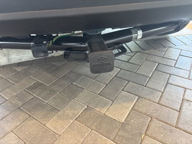 Used 2018 Toyota RAV4 LE w/ All Weather Liner Package FWD image 7