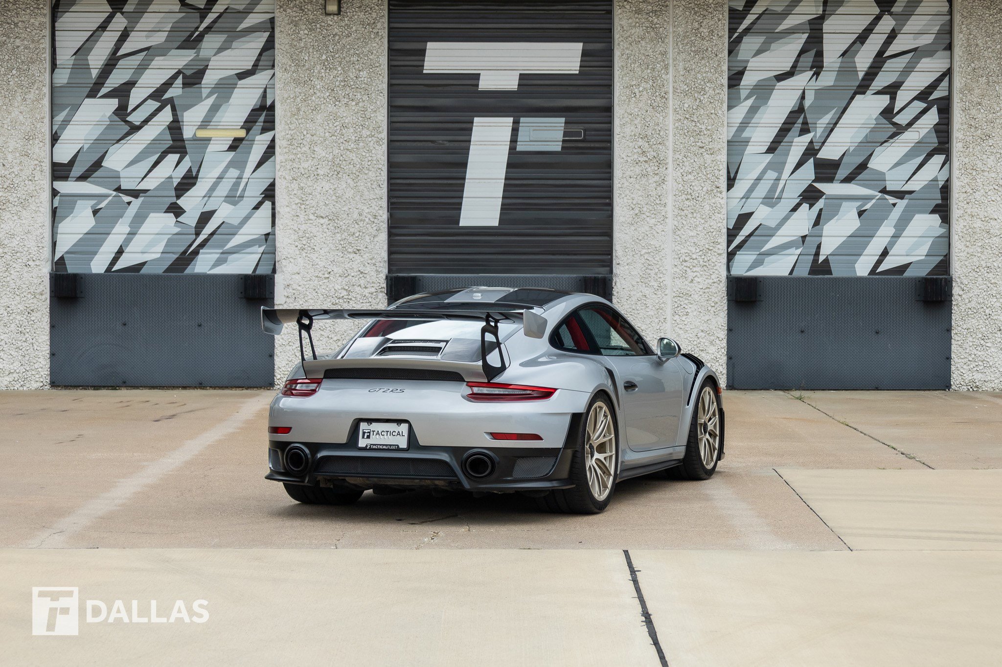 Used 2018 Porsche 911 GT2 RS w/ Weissach Package RWD image 3