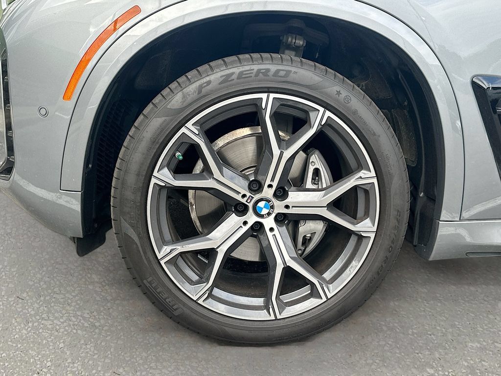 Used 2026 BMW X5 xDrive40i w/ M Sport Package AWD/4WD image 32