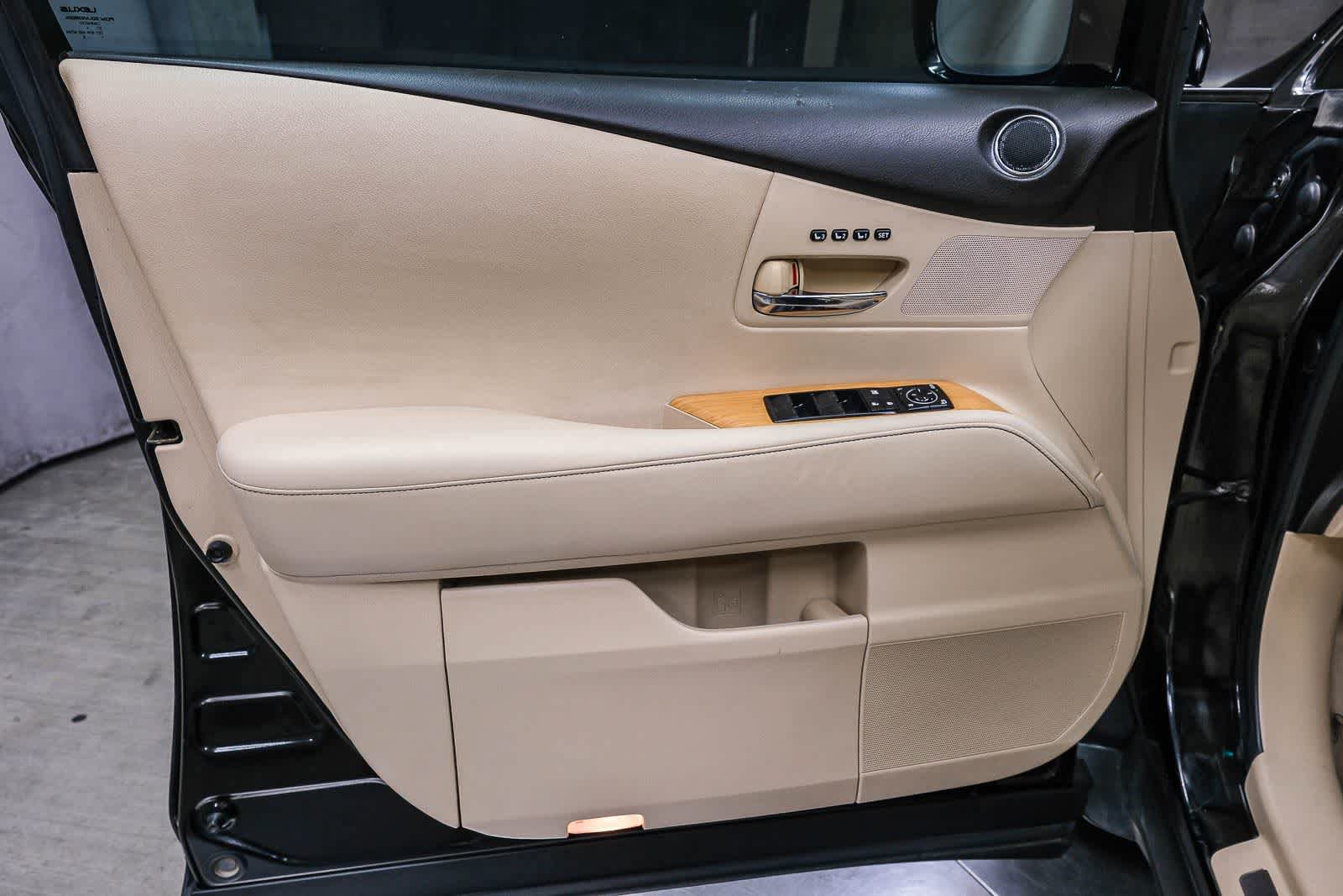 Used 2015 Lexus RX 450h FWD image 25