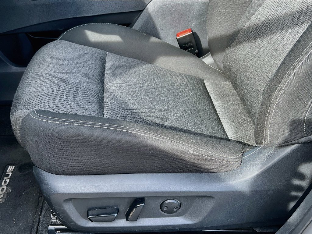 Used 2025 Nissan Rogue SV AWD/4WD image 18