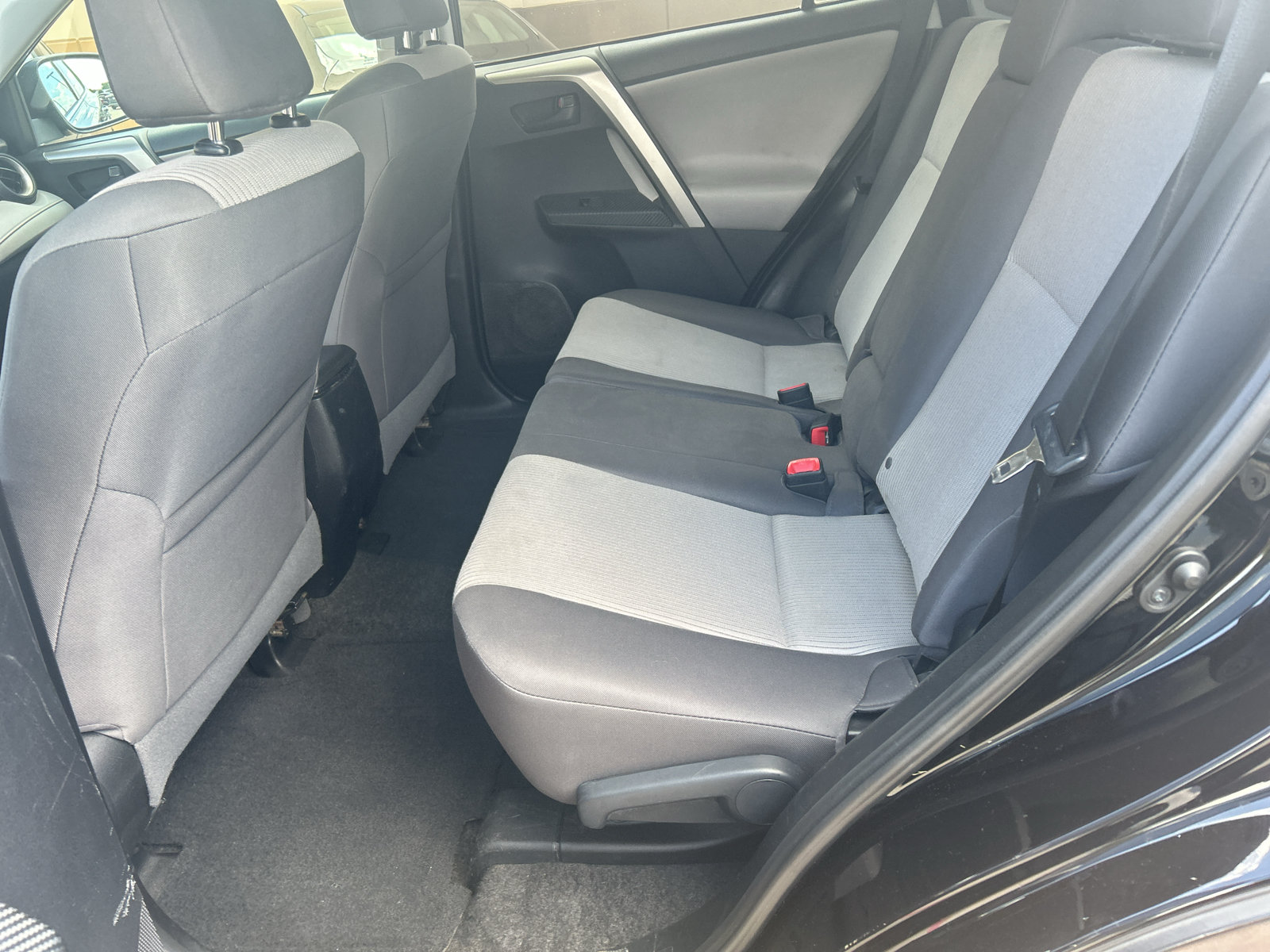 Used 2015 Toyota RAV4 LE AWD/4WD image 14