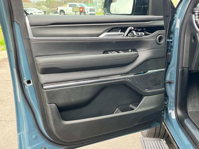 New 2026 Jeep Grand Wagoneer L Summit w/ Premium Group III AWD/4WD image 14