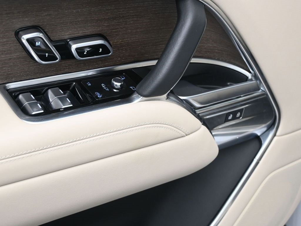 Used 2024 Land Rover Range Rover SE image 15