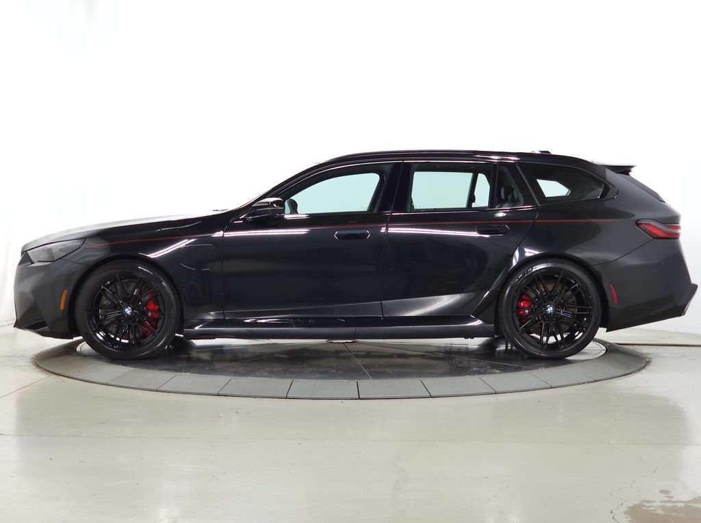 Used 2026 BMW M5 Touring AWD/4WD image 5