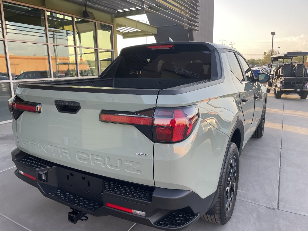 Used 2023 Hyundai Santa Cruz SEL image 12