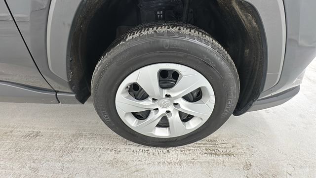 Used 2024 Toyota RAV4 LE image 9