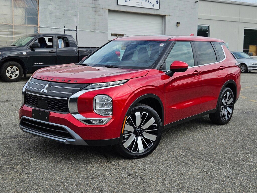 New 2025 Mitsubishi Outlander SE image 1
