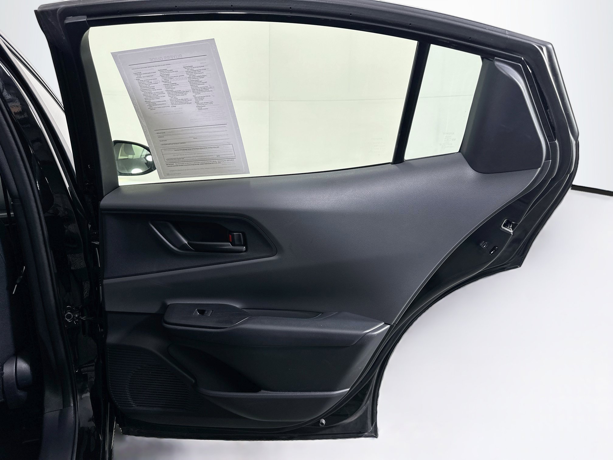 Used 2025 Toyota Prius LE FWD image 29
