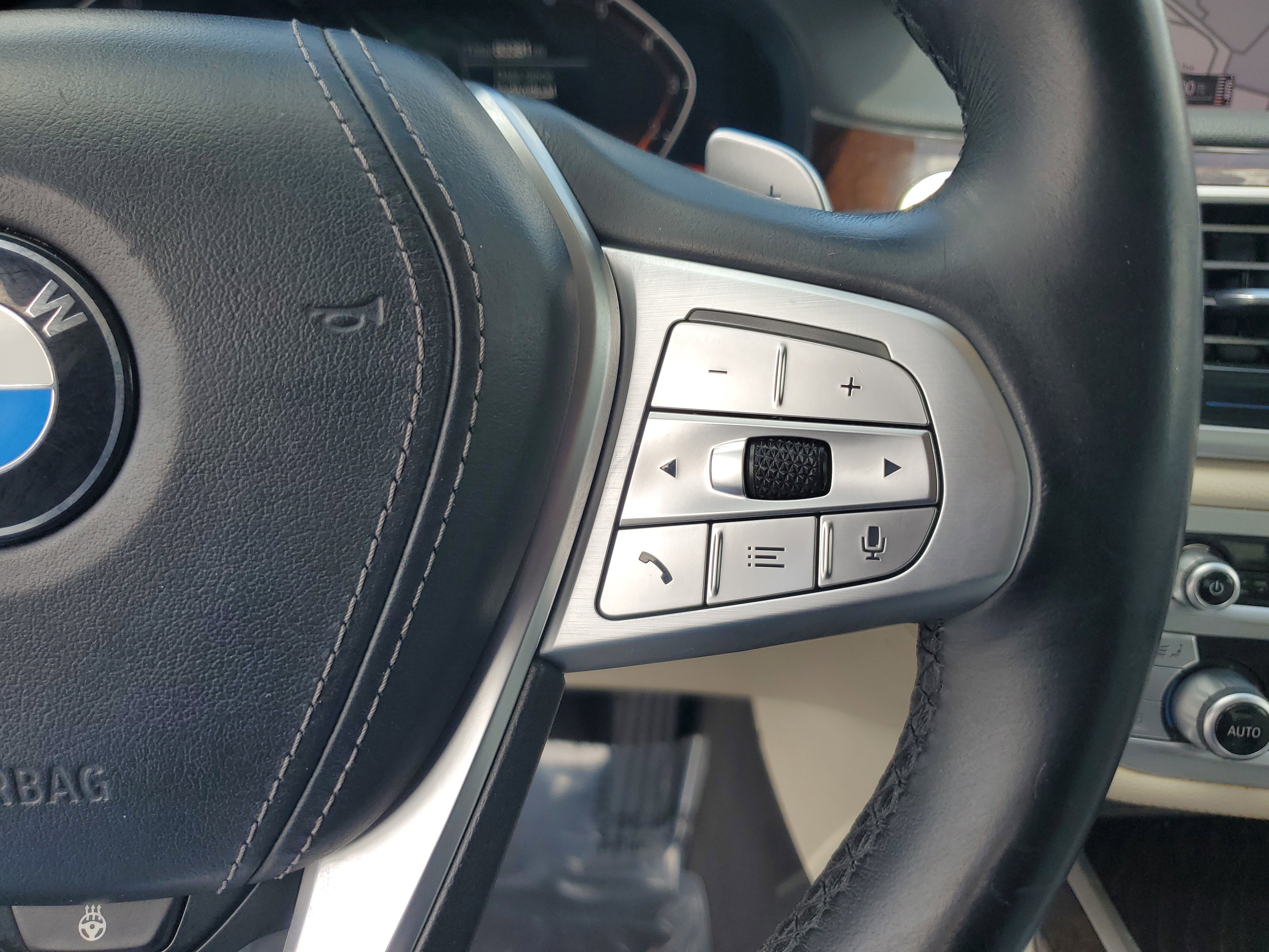 Used 2022 BMW 740i w/ Premium Package RWD image 22