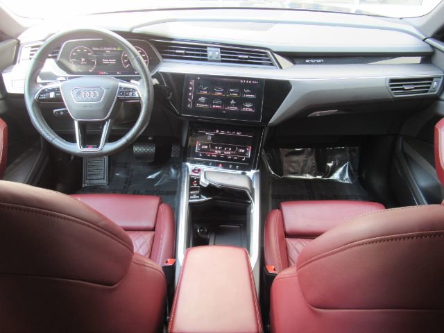 Used 2023 Audi e-tron S Premium Plus w/ Black Optic Package AWD/4WD image 2