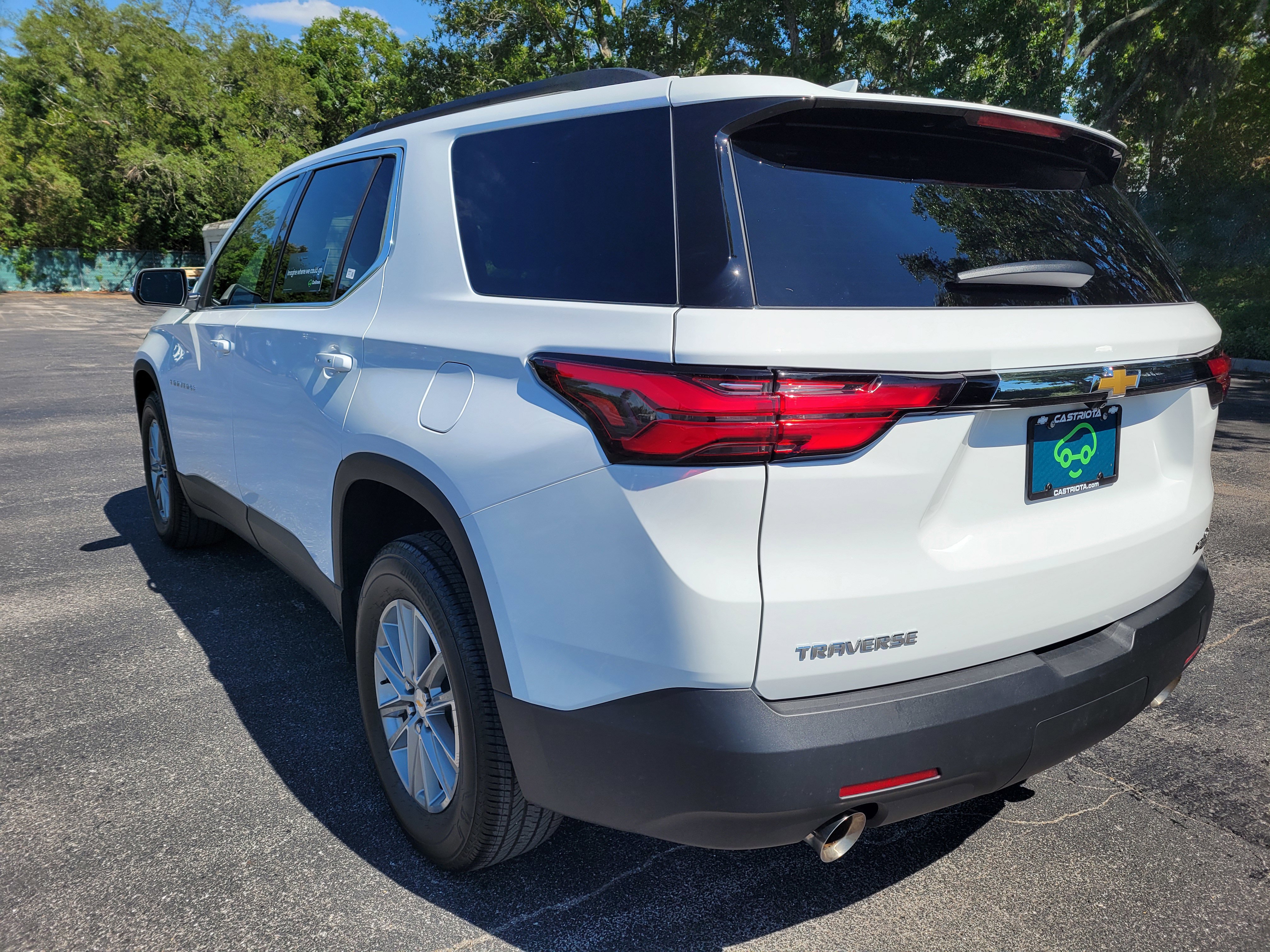Used 2023 Chevrolet Traverse LT FWD image 11