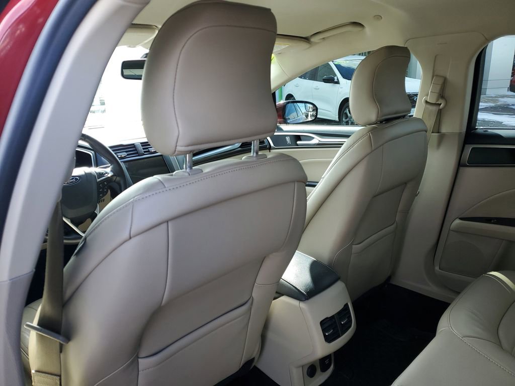 Used 2017 Ford Fusion Energi SE image 31