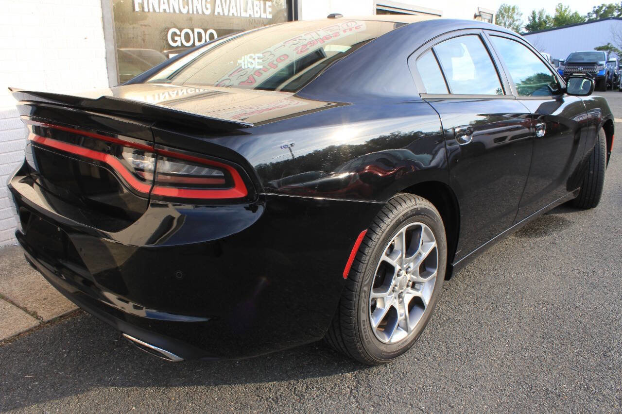 Used 2016 Dodge Charger SE w/ Power Sunroof Group image 9