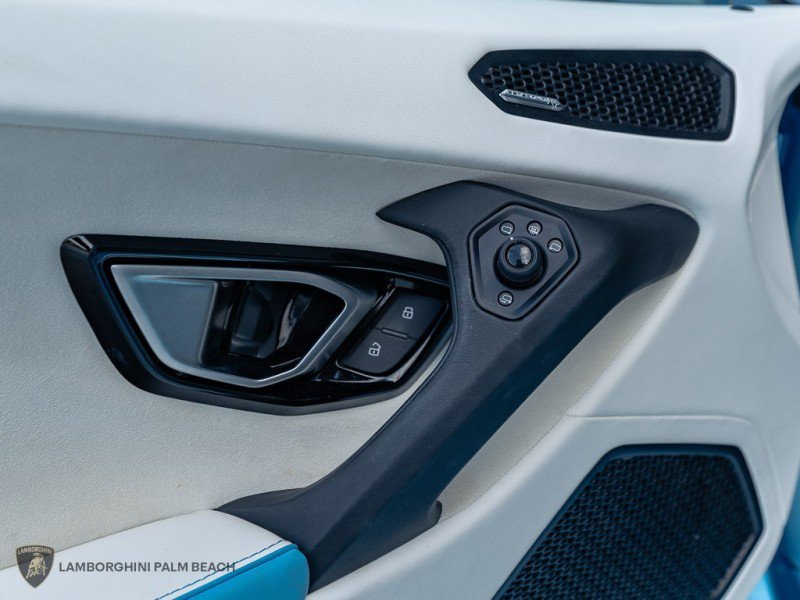 Used 2023 Lamborghini Huracan EVO RWD image 22