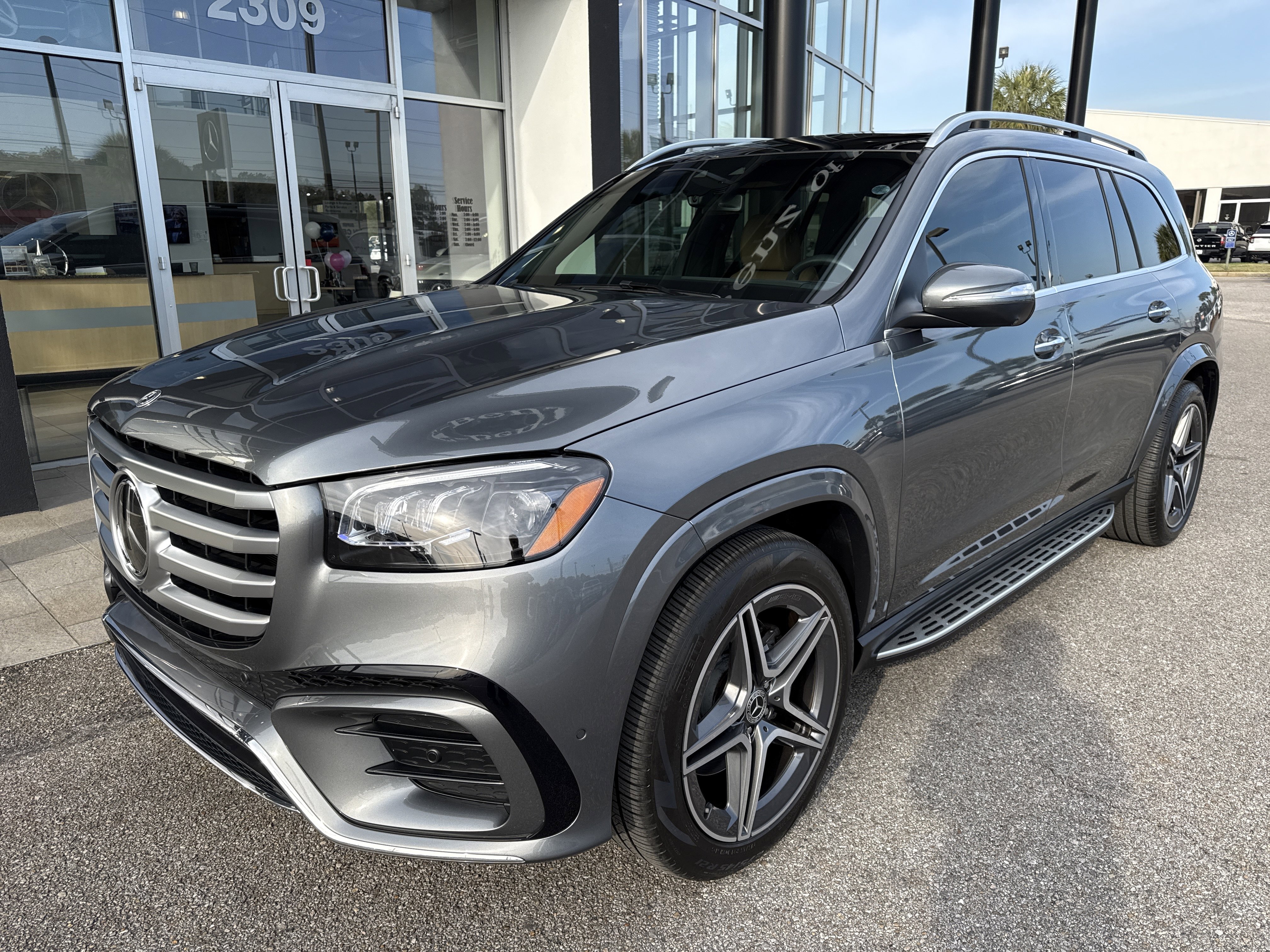 Used 2024 Mercedes-Benz GLS 450 4MATIC image 1