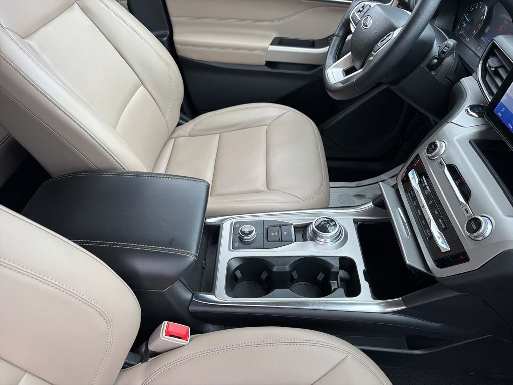 Used 2023 Ford Explorer XLT w/ Equipment Group 202A image 38
